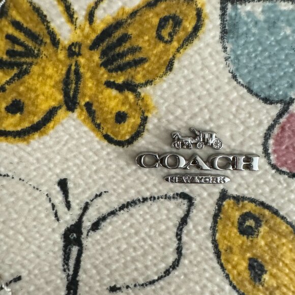 COACH - Circular Coin Pouch With Butterfly Print - Picture 4 of 13